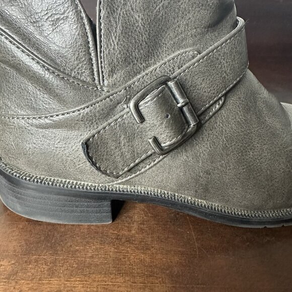 A2 by Aerosoles Women’s Leather Boots 7 Gray Block Heel Strap Buckle Booties - Picture 6 of 8